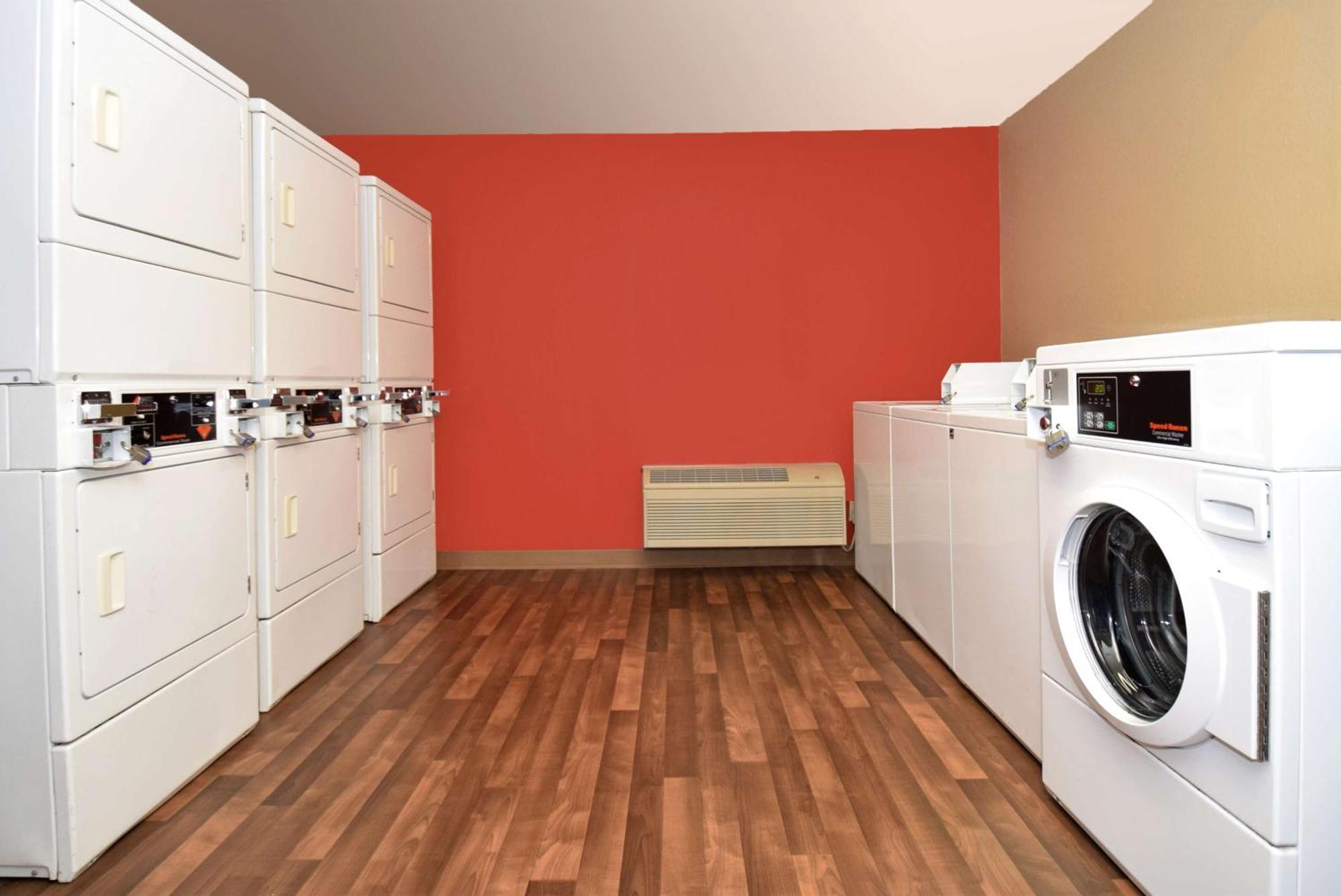 Extended Stay America Suites - Washington, Dc - Alexandria - Landmark Екстериор снимка