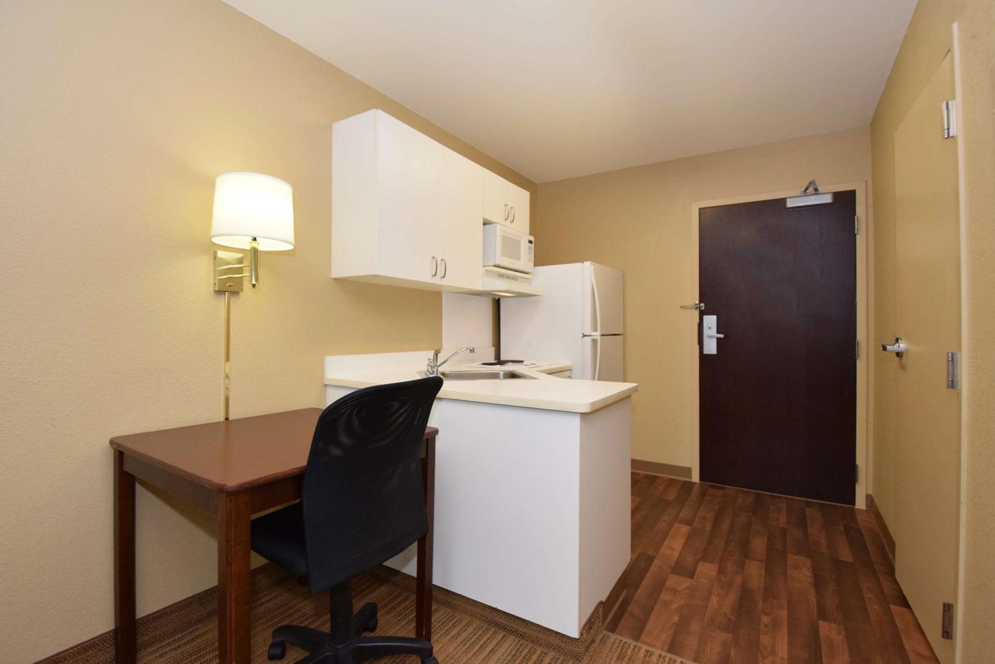 Extended Stay America Suites - Washington, Dc - Alexandria - Landmark Екстериор снимка