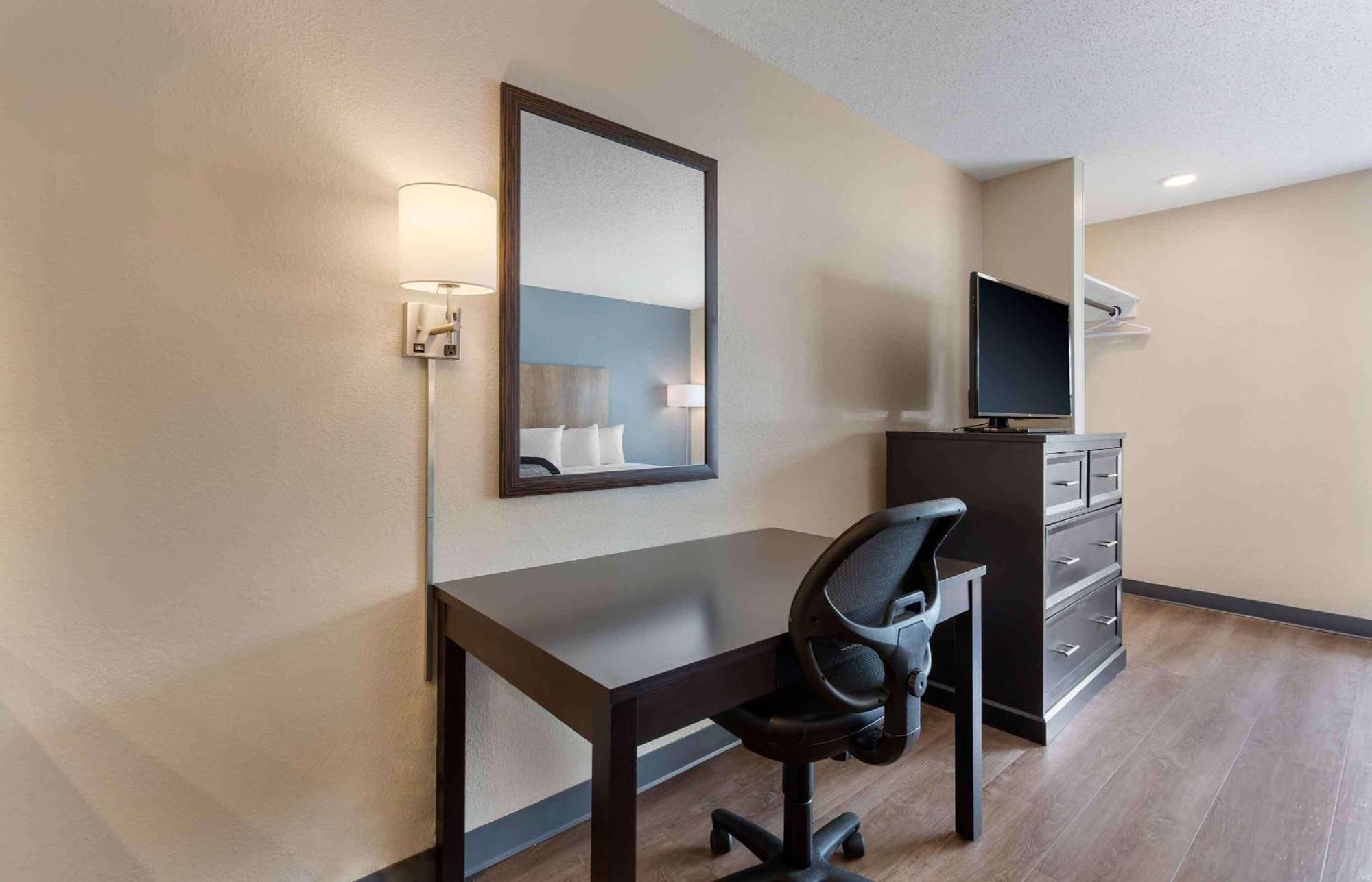 Extended Stay America Suites - Washington, Dc - Alexandria - Landmark Екстериор снимка