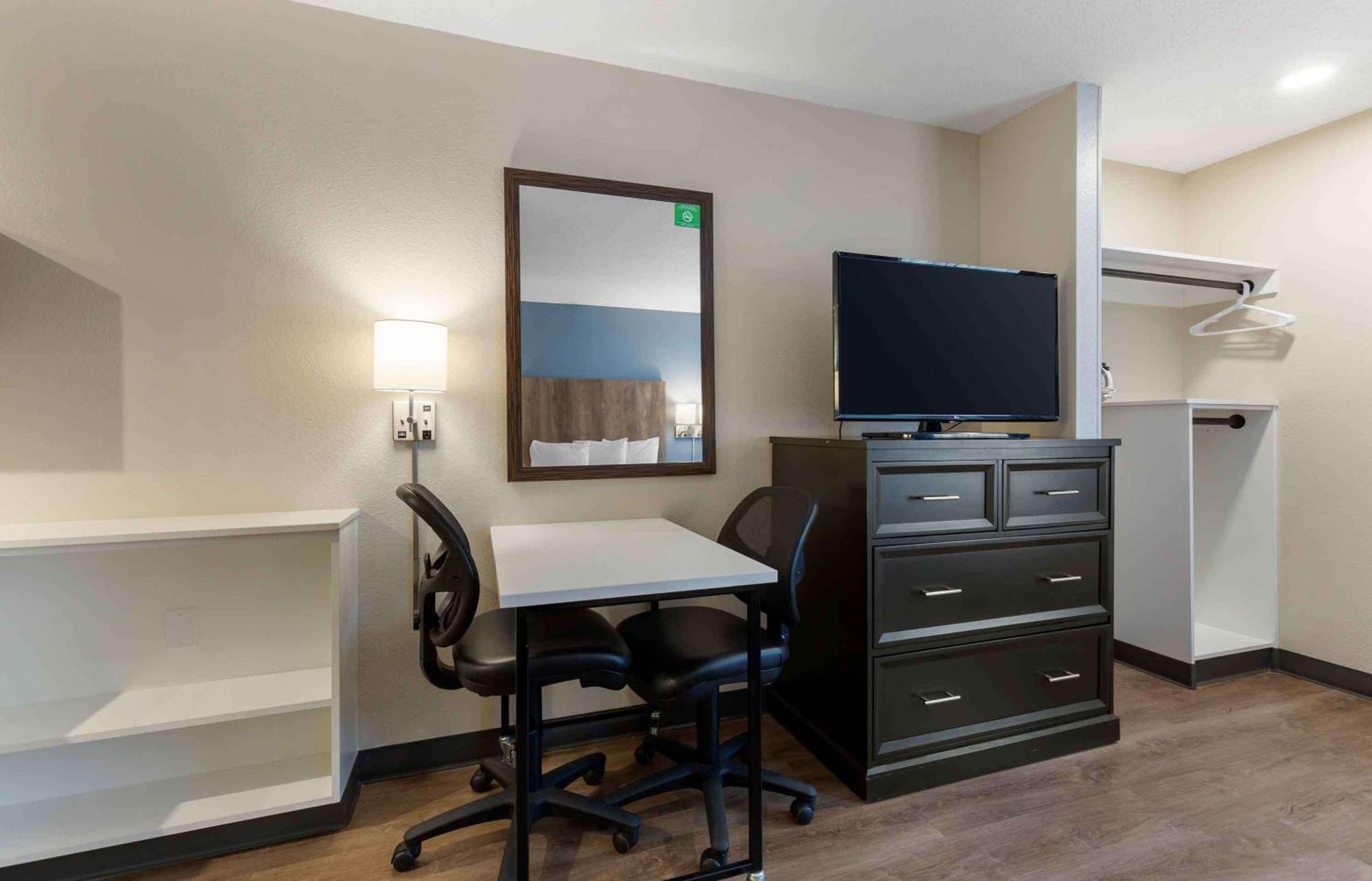 Extended Stay America Suites - Washington, Dc - Alexandria - Landmark Екстериор снимка