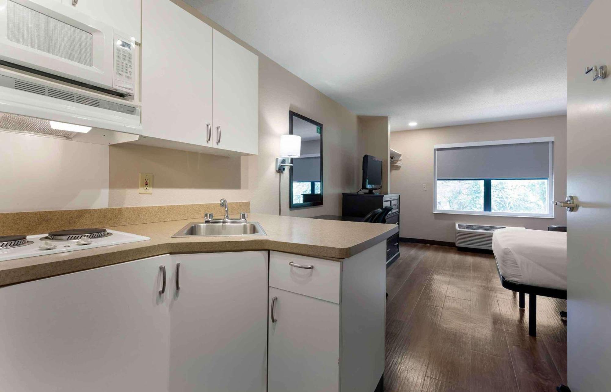Extended Stay America Suites - Washington, Dc - Alexandria - Landmark Екстериор снимка